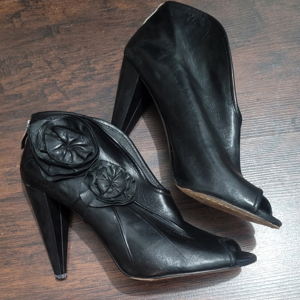 Vince Camuto Ankle Bootie